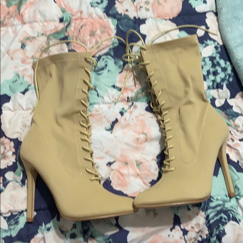 Bootie worn once in box